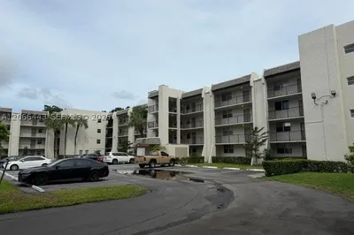 9420 Poinciana Pl #407 1