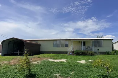2301 SE 33rd Street 1