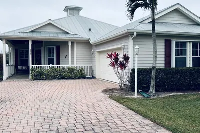 423 NE Leaping Frog Way 1