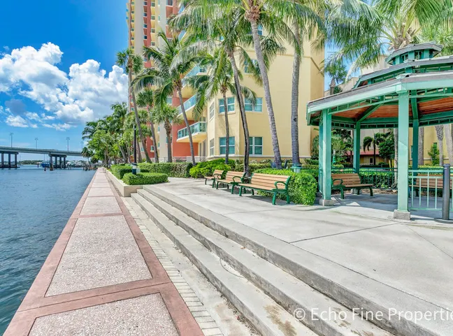 Communities with a Marina or Private Dock Near Downtown West Palm Beach