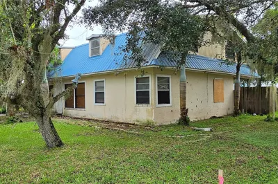 400 Peninsula Dr 1