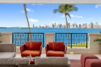 4921 Fisher Island Dr #4921 1