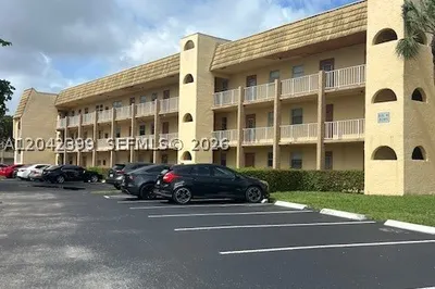 8285 Sunrise Lakes Blvd #106 1