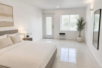 6498 Collins Ave #40 1