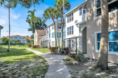 2319 N Congress Avenue #22 1