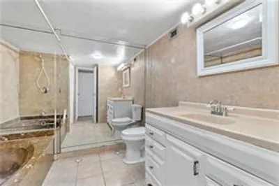 1000 Parkview Drive #507 1
