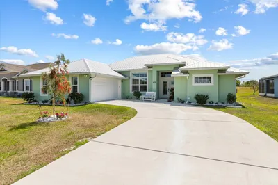 405 SW Kestor Drive 1