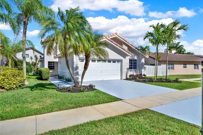555 SW 177th Ave 1
