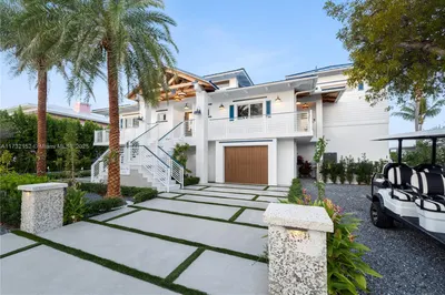 400 Palm Dr