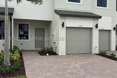 1540 NW 1st St 1