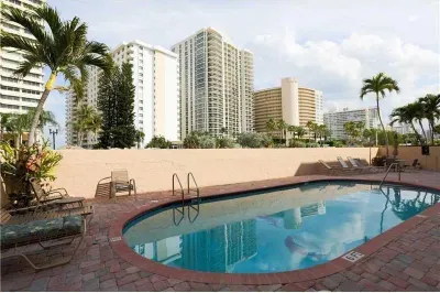 4143 N Ocean Boulevard #102 1