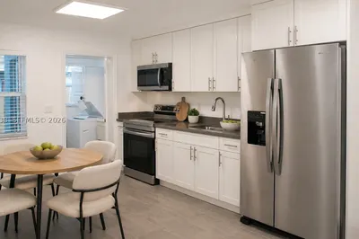 3641 NE 1st Ter #3641 1