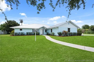 507 NE Silver Oak Terrace 1