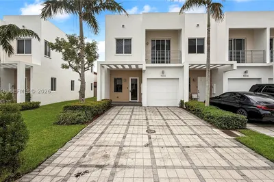 10232 NW 71st Ter #10232 1