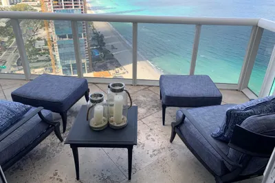 18201 Collins Avenue #4904 1
