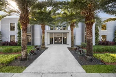 7800 SW 57th Ave #302C 1