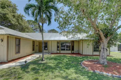 2461 SW Maplewood Drive 1