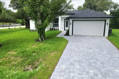 702 NW 39th Circle 1
