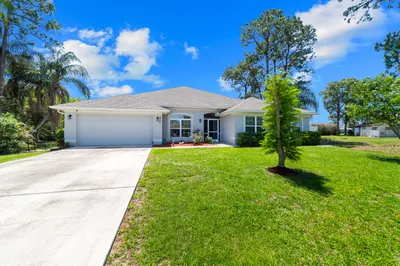 416 SE Jupiter Terrace 1