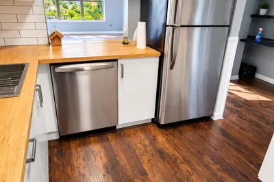 2320 S CYPRESS BEND Drive #401 1