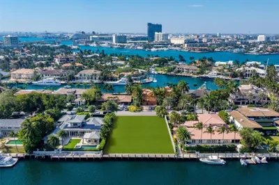 2455 Del Lago Drive 1