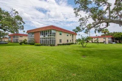 61 Woodland Drive #106 1