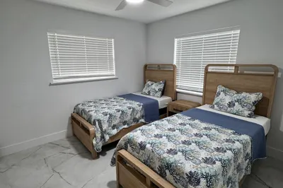 221 SE 11TH Avenue #1 1