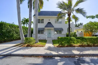 422 N Lakeside Drive 1
