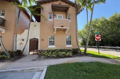 625 SW 146th Ter #901 1