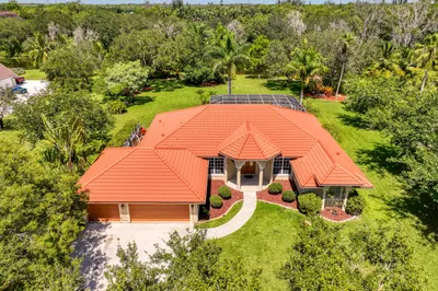 5681 Lago Del Sol Drive 1