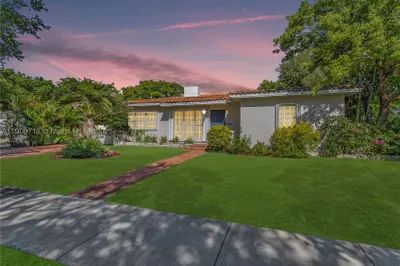1875 Alamanda Dr 1