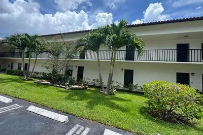 3 Vía De Casas Sur #103 1