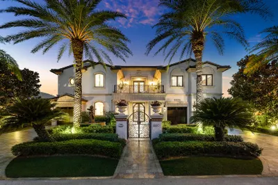 2225 W Silver Palm Road 1