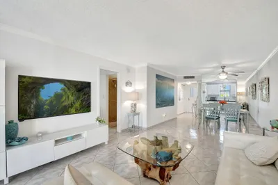 720 E Ocean Avenue #202 1