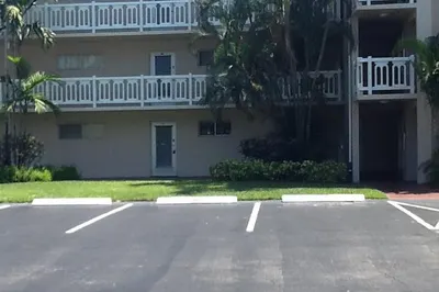 2724 S Garden Drive #311 1