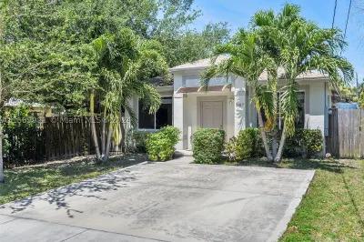2317 NW 55th Ter 1