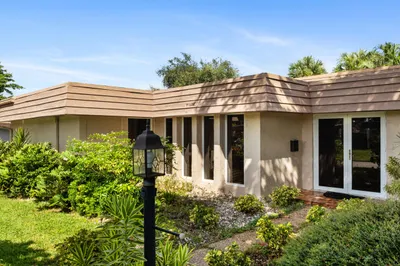 6207 Jacaranda Circle 1
