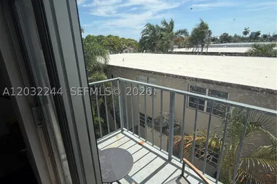 1960 Marseille Dr #304 1
