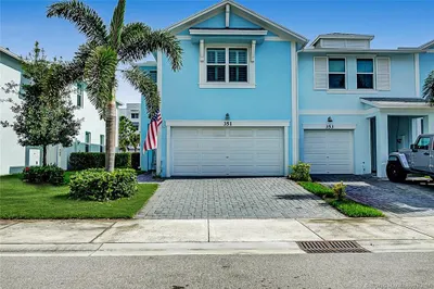 351 SE Angler Drive 1