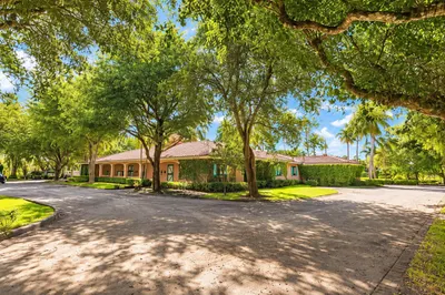 3206 Olde Hampton Drive 1