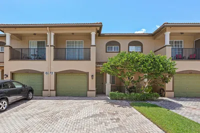 6272 S MILITARY Trail #203 1