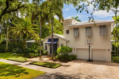 444 Bargello Ave 1
