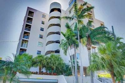 2400 SW 3rd Ave #605 1