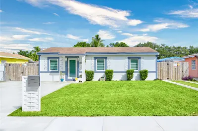 3051 NW 154th Terrace 1