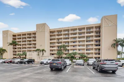 6866 Huntington Lane #607 1
