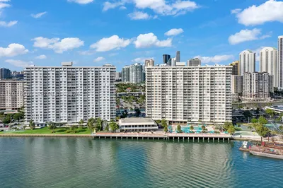 300 Bayview Dr #1709 1