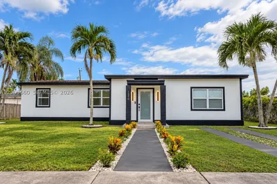 1550 NE 9th Ct 1