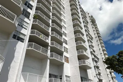 18031 Biscayne Blvd #803