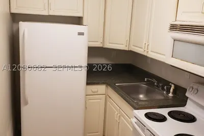 640 SW 9th Court #02 1