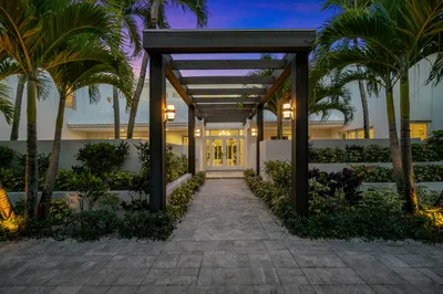 355 Oakview Drive 1
